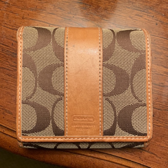 Authentic Coach Shoulder Bag & Matching Wallet - Picture 9 of 9